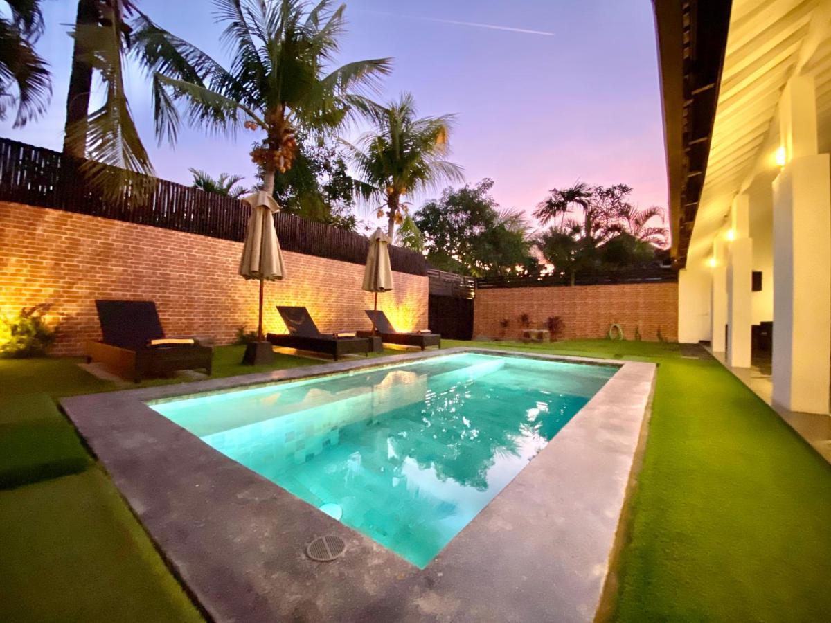 Villa Julia | Heart Of Seminyak | 350M Beach Kültér fotó