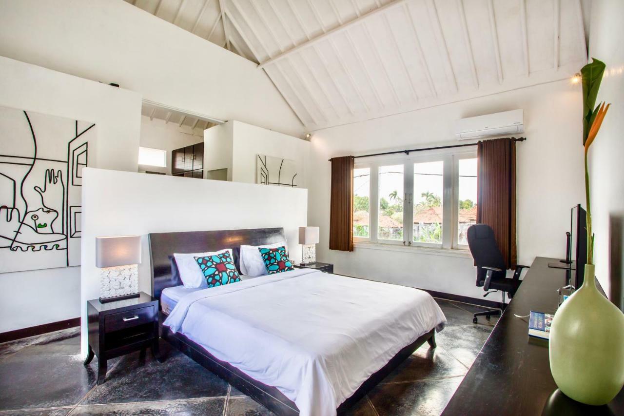 Villa Julia | Heart Of Seminyak | 350M Beach Kültér fotó
